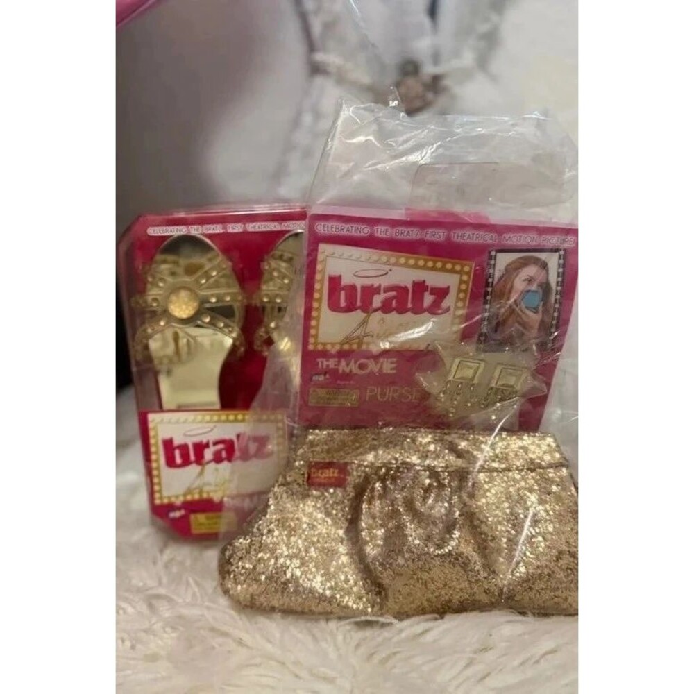 Rare Vintage 2007 Bratz The Movie Gold Sequin Purse & Shoes Bundle Set NIB #039